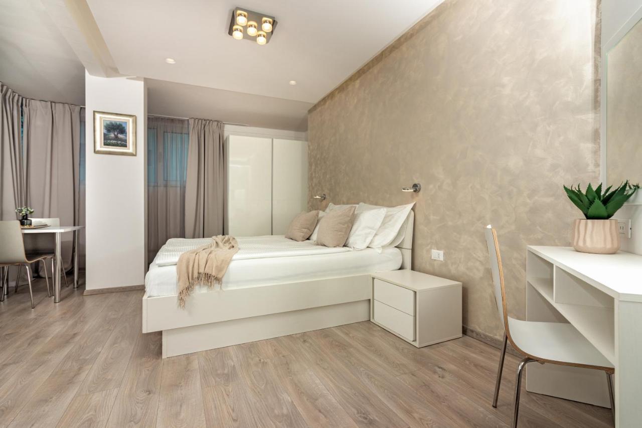 Apartments Lovret Flowers Split Ngoại thất bức ảnh