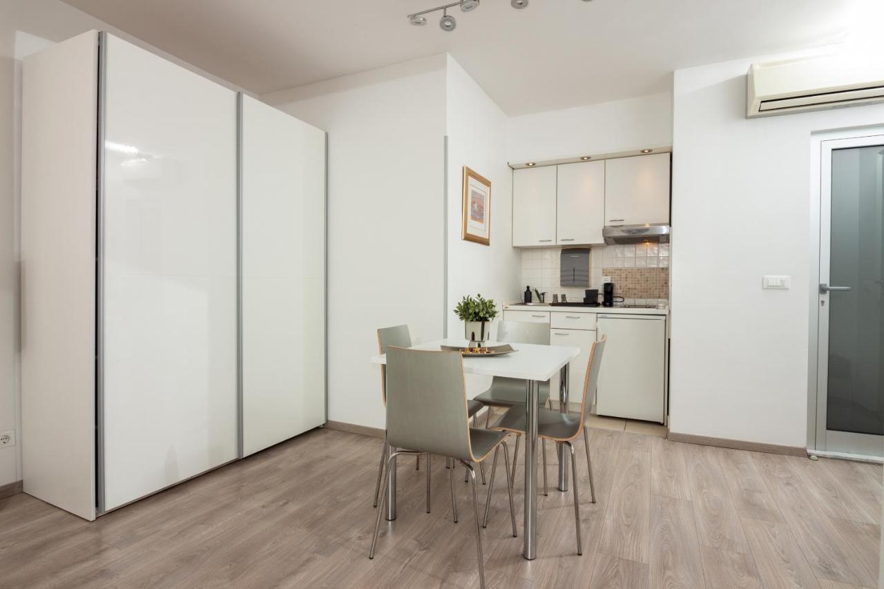 Apartments Lovret Flowers Split Ngoại thất bức ảnh