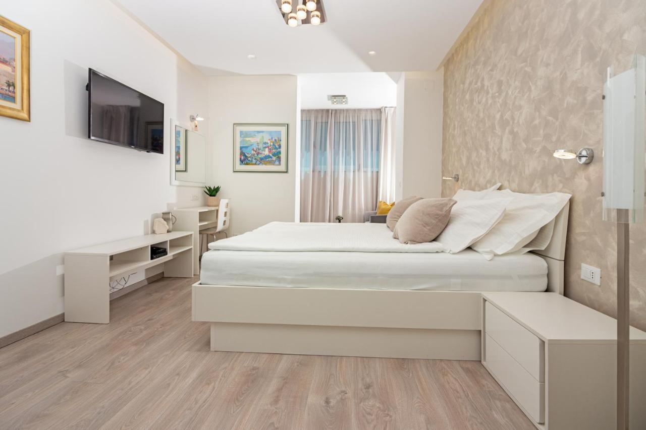 Apartments Lovret Flowers Split Ngoại thất bức ảnh