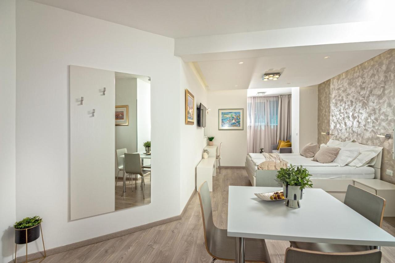 Apartments Lovret Flowers Split Ngoại thất bức ảnh