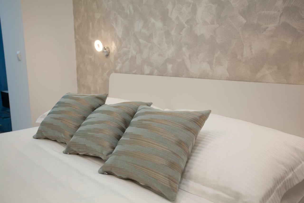 Apartments Lovret Flowers Split Ngoại thất bức ảnh