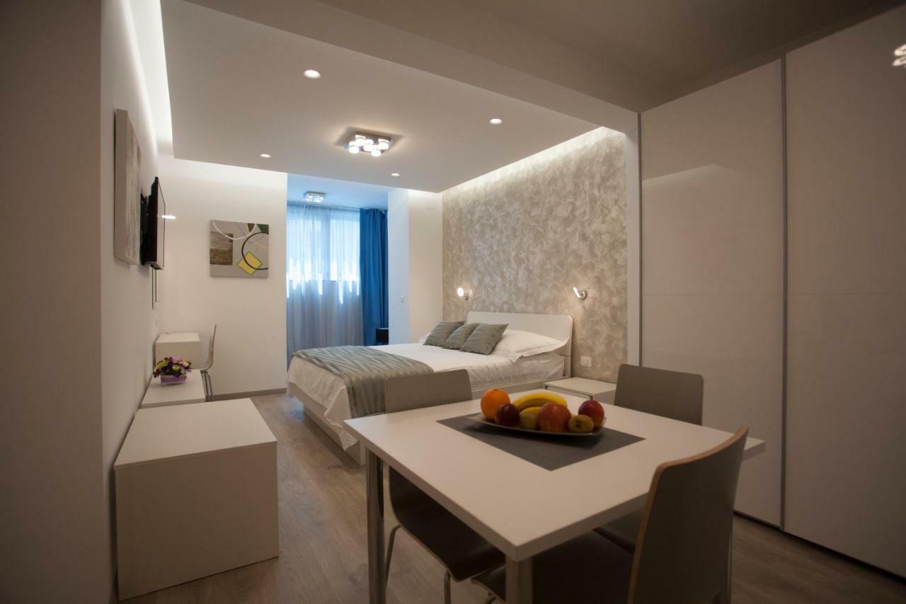 Apartments Lovret Flowers Split Ngoại thất bức ảnh
